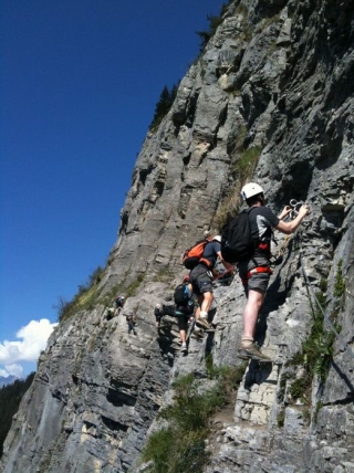  夏蒙尼山谷 (Chamonix Valley) 的铁拉达 (Via Ferrata) 